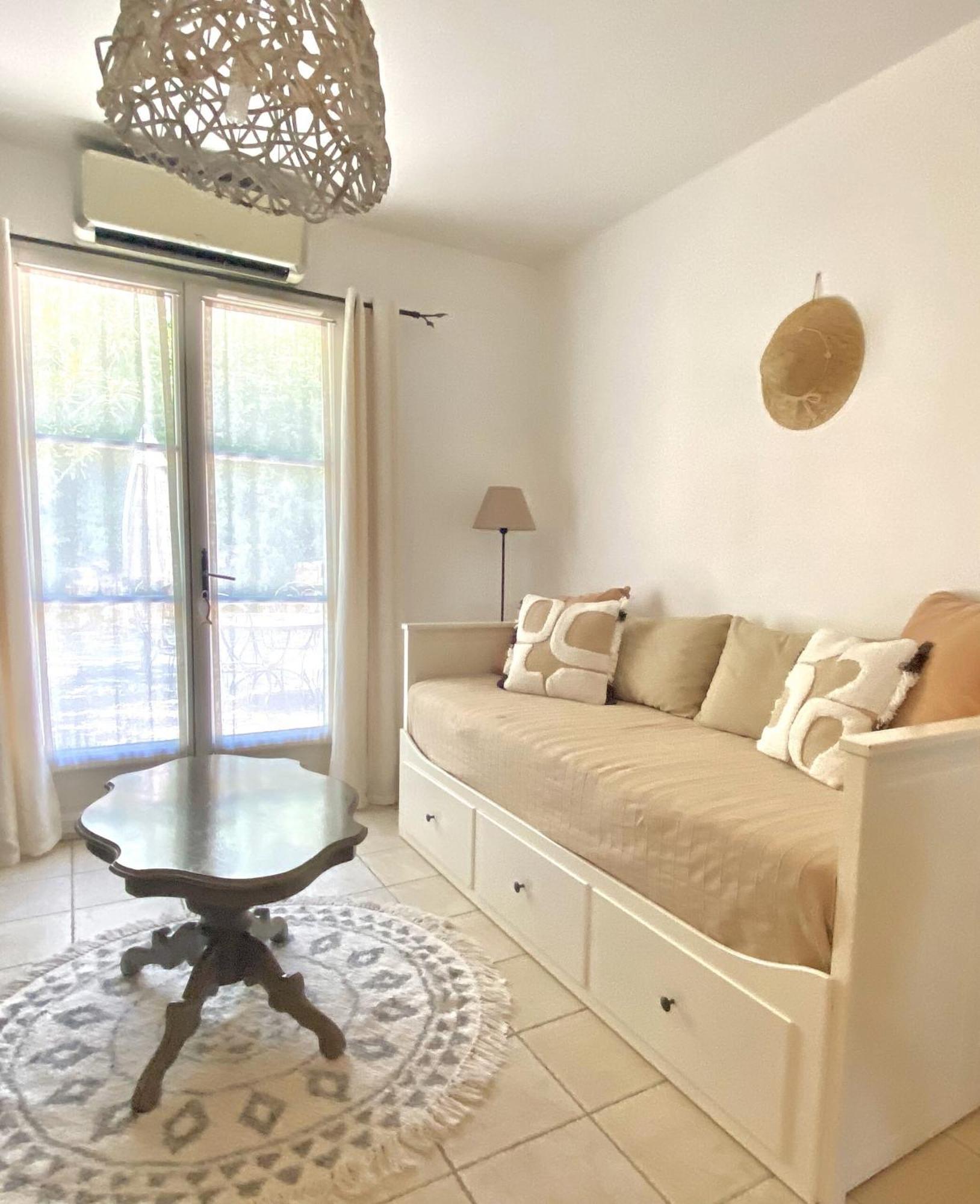 Le Jardin De Lau Villa Aubignan Room photo